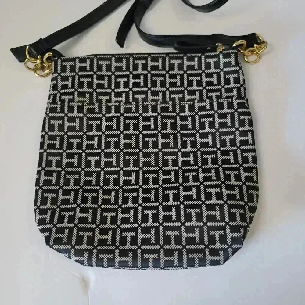 TOMMY HILFIGER MONOGRAM CROSSBODY MESSENGER BAG PURSE Black/White Gold Hardware - Picture 4 of 9